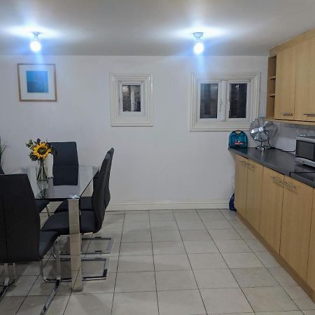 Alexandra Contractor House - Free Parking For Large Vans, Free Wifi & Netflix By Firoz Property Management Aldershot Luaran gambar