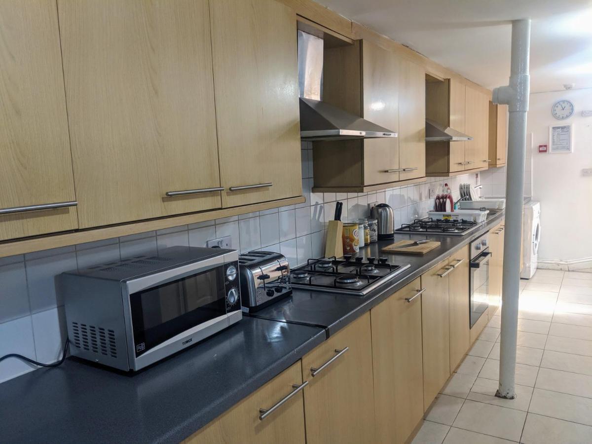 Alexandra Contractor House - Free Parking For Large Vans, Free Wifi & Netflix By Firoz Property Management Aldershot Luaran gambar
